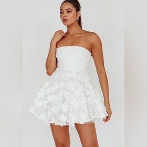 Selfie Leslie White Floral Mini Dress